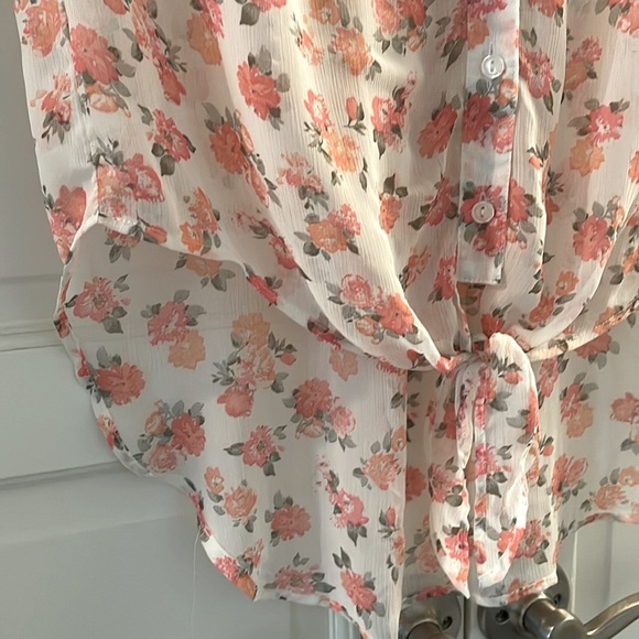 3/$15💟 Womens Cap Sleeve Top Size L - Picture 6 of 8